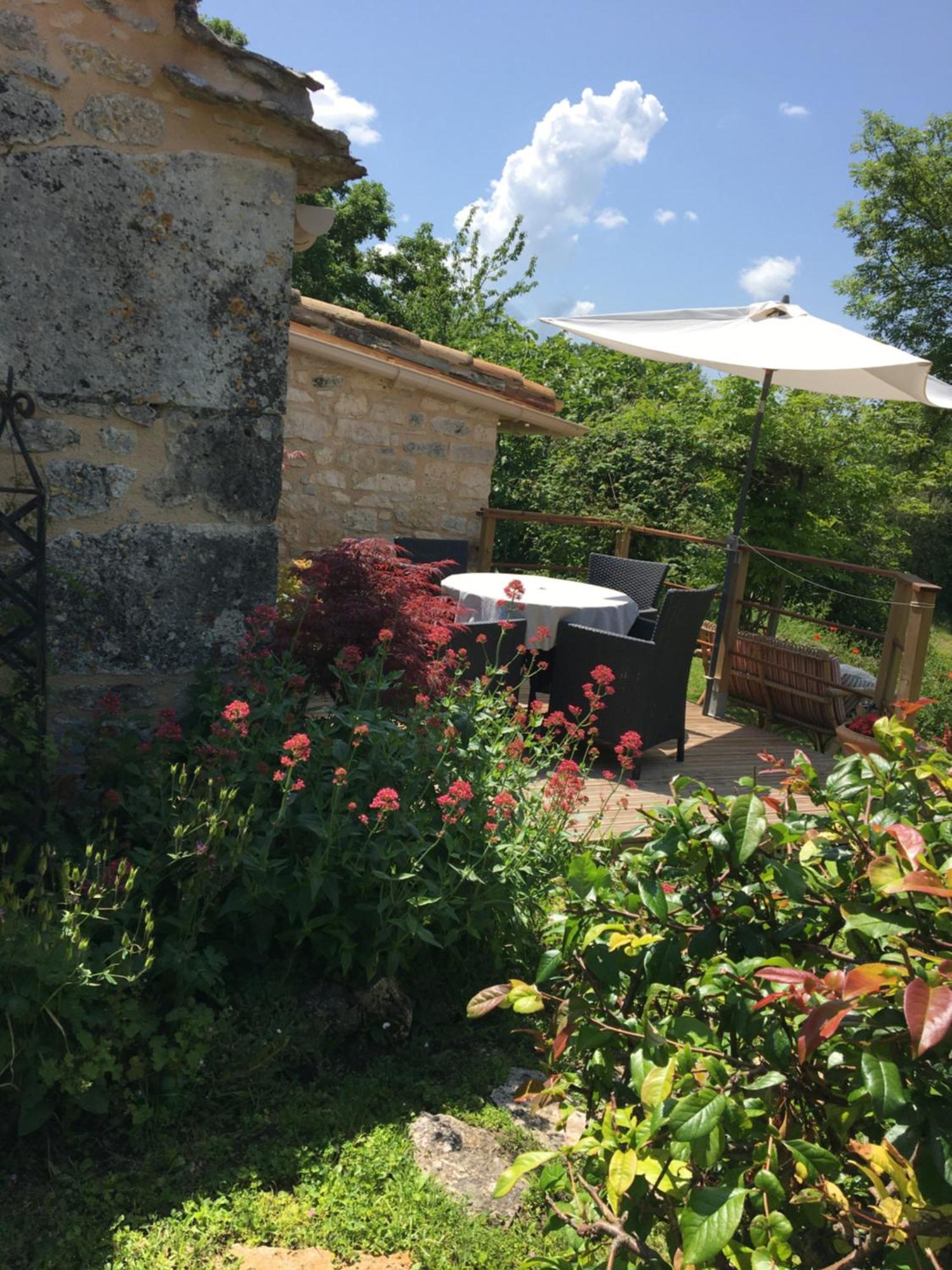 Les Gites Perard Caylus エクステリア 写真