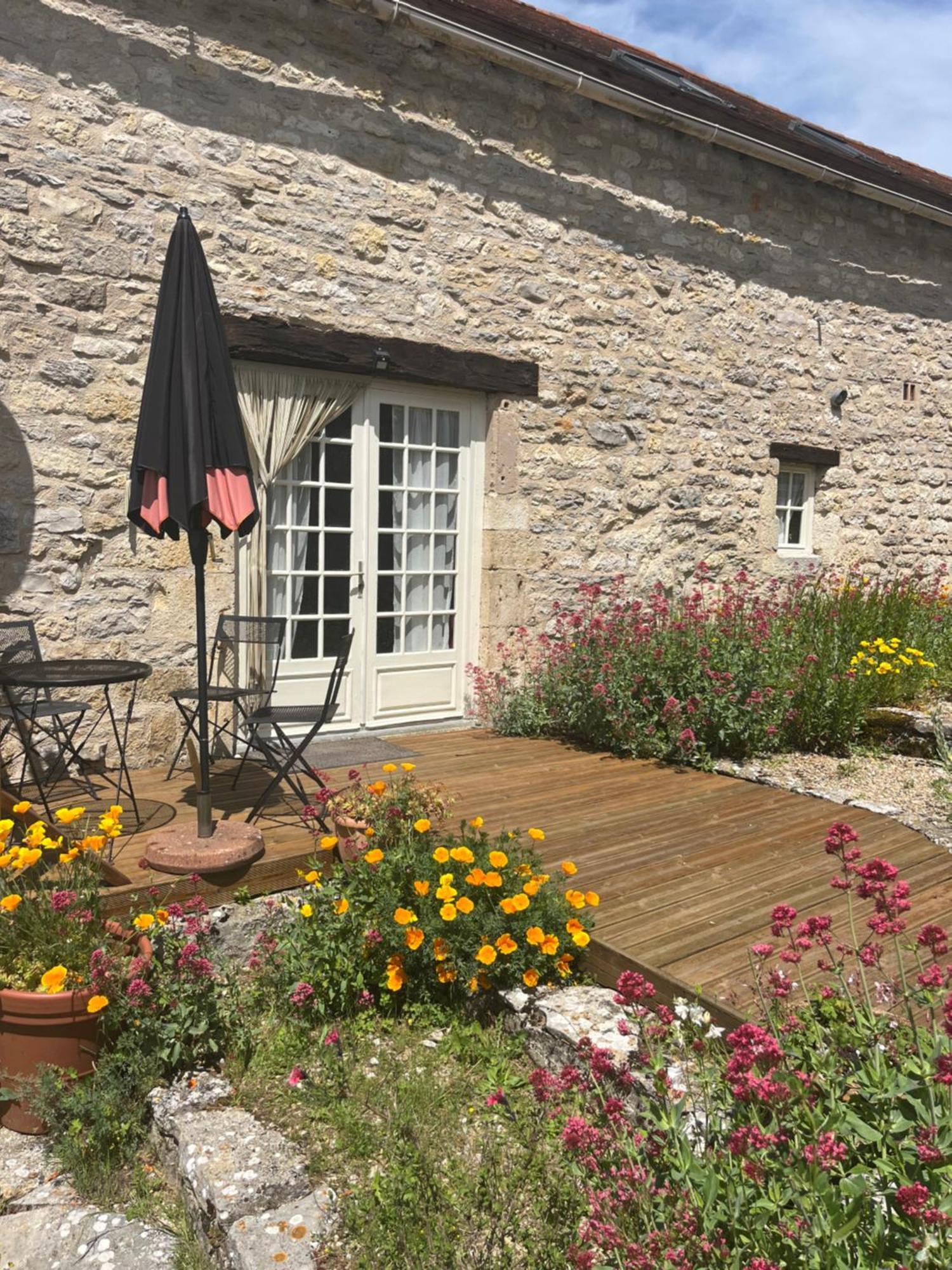 Les Gites Perard Caylus エクステリア 写真